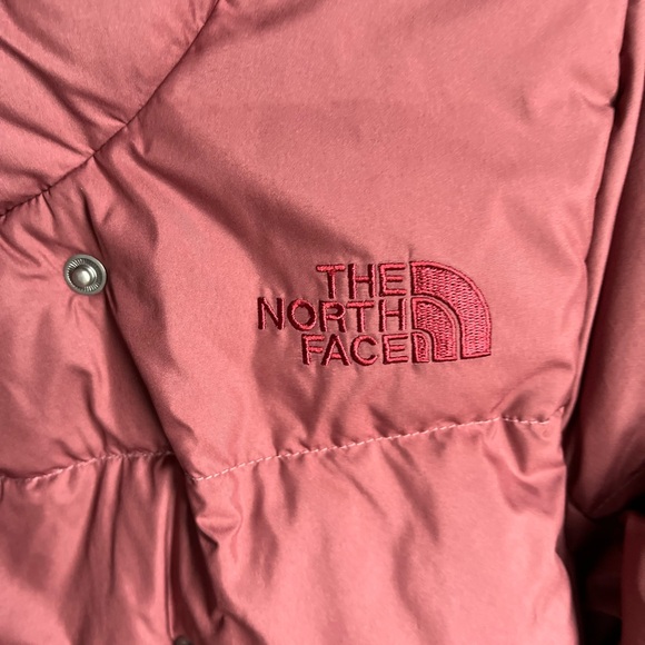 The North Face Women's Pink Puffer Jacket - Picture 2 of 6